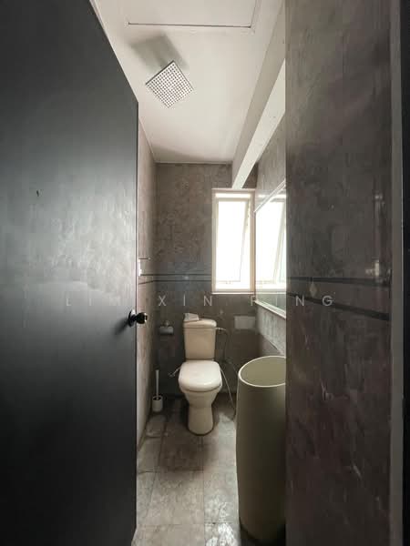 9 Holland Hill, 9 Holland Hill, Room Rental, 150 sqft, Condominium For Rent, by Lim Xin Ping, 60219362 - Bathroom - PropertyGuru.com.sg