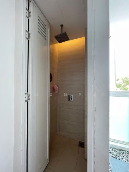 9 Holland Hill, 9 Holland Hill, Room Rental, 150 sqft, Condominium For Rent, by Lim Xin Ping, 60219362 - Bathroom - PropertyGuru.com.sg