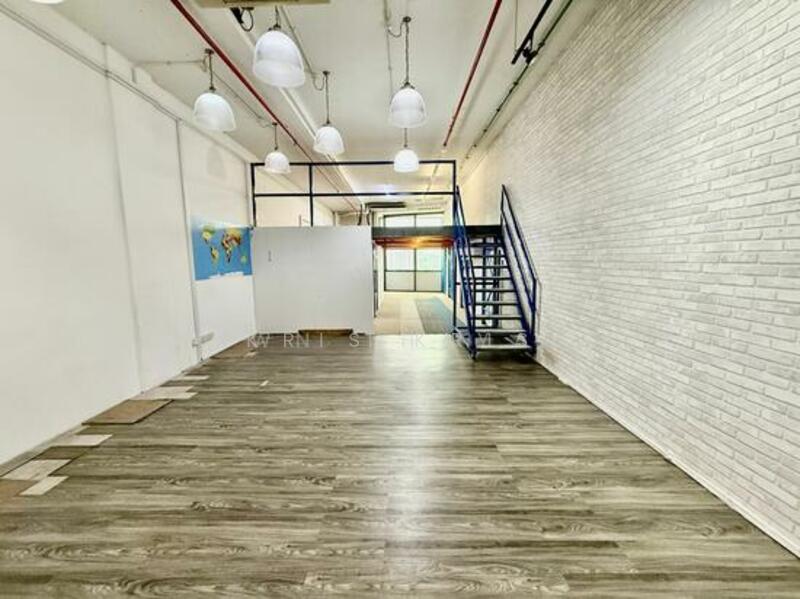 Singapore Post Centre, 10 Eunos Road 8, 66,000 sqft, Light Industrial (B1) For Sale, by Kris Kris, 60219433 - Corridor - CommercialGuru.com.sg