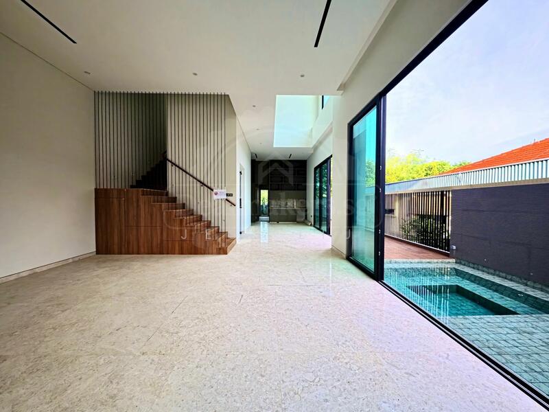 For Sale - ❤️ DEALMAKERS ✨ Brand New Showpiece Semi-D