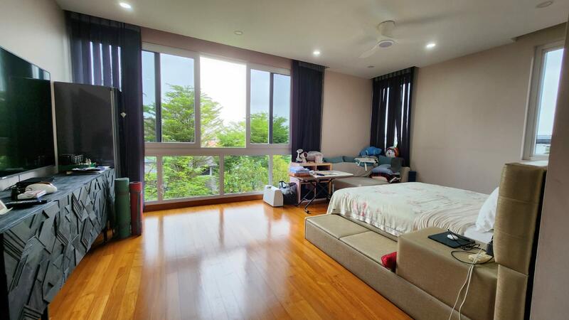 Beautiful 3.5Sty Semi-D With Lift & Pool @ East Coast/Frankel Locale Semi-Detached House For Sale at S$ 9,680,000 | PropertyGuru Singapore - Bedroom
