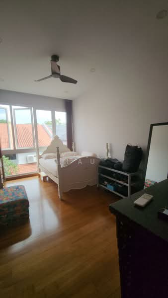 Beautiful 3.5Sty Semi-D With Lift & Pool @ East Coast/Frankel Locale, East Coast Road, Siglap, Frankel, 7 Bedrooms, 7,100 sqft, Semi-Detached House For Sale, by Sylvia Lau, 60219582 - Bedroom - PropertyGuru.com.sg