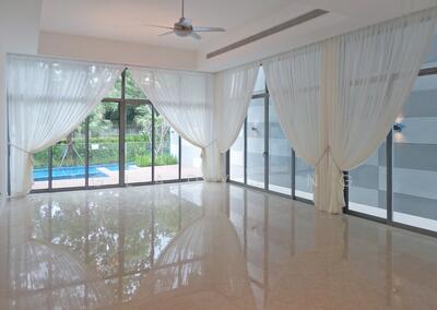 For Sale - Thomson Grand