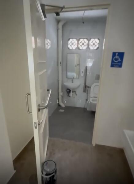 Little India Shop Houses, 2 Veerasamy Road, 1,100 sqft, Food & Beverage For Rent, by Kelly Tai, 60219931 - Bathroom - CommercialGuru.com.sg