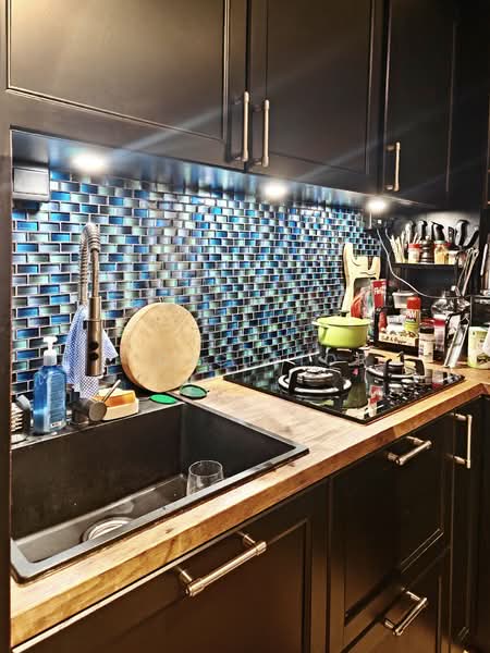 34 Cassia Crescent HDB Flat For Sale at S$ 565,000 | PropertyGuru Singapore - Kitchen