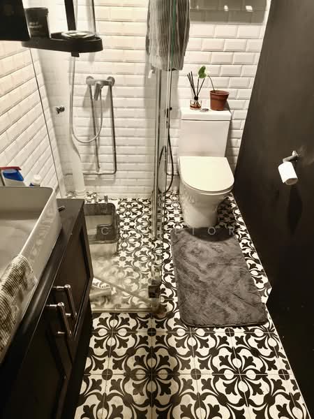 34 Cassia Crescent HDB Flat For Sale at S$ 565,000 | PropertyGuru Singapore - Bathroom