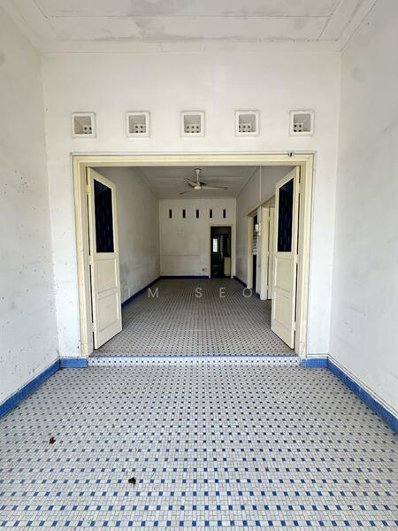 For Sale - Hilltop Terrace for rebuild