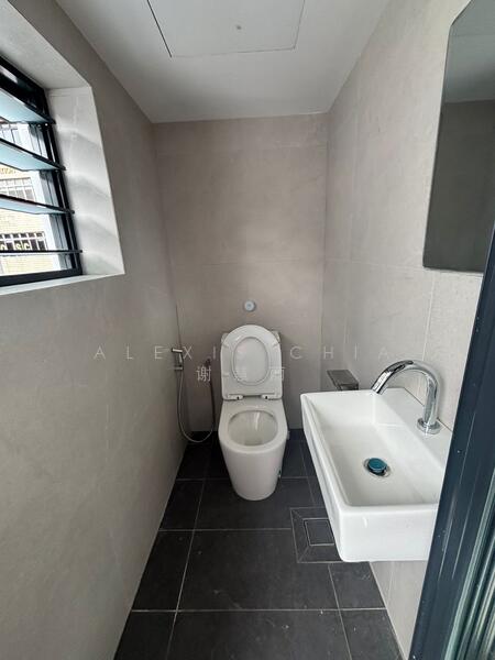 F&B Shophouse at Sims Avenue, Sims Avenue, Eunos / Geylang / Paya Lebar, 2,000 sqft, Food & Beverage For Rent, by Alexis Chia 谢慧丽, 60220506 - Bathroom - CommercialGuru.com.sg