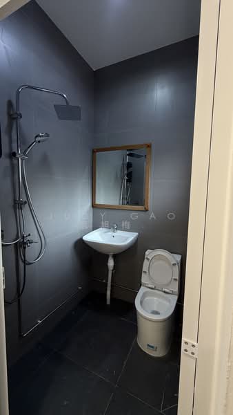 Jalan Kayu Estate, Jalan Tari Piring, Room Rental, 120 sqft, Terraced House For Rent, by Judy Gao 高旭梅., 60220689 - Bathroom - PropertyGuru.com.sg