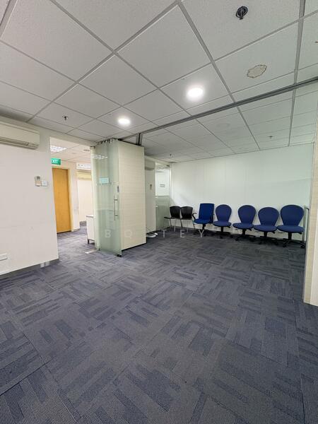 Motor Image (Subaru), 19 Lorong 8 Toa Payoh, Balestier / Toa Payoh, 6,041 sqft, Warehouse For Rent, by BQ Tey, 60220742 - Meeting Room that overlooks ground floor - CommercialGuru.com.sg