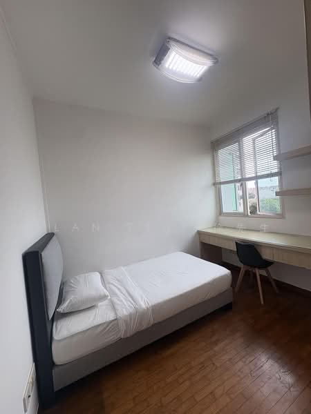 Cheap Bedroom @ Serangoon MRT Condo, Serangoon Ave 2, Room Rental, 100 sqft, Condominium For Rent, by Alan Tsui 徐先生, 60220751 - Bedroom - PropertyGuru.com.sg