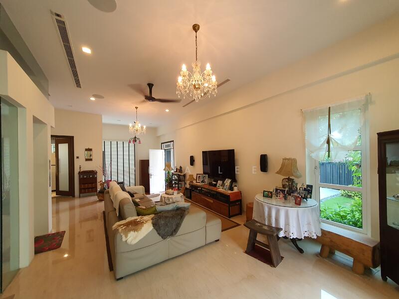 For Sale - BEAUTIFUL BUNGALOW WITH A GREAT GARDEN @ WATTEN ESTATE CALL 9191 6668