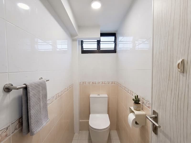 1 Hougang Avenue 3, 1 Hougang Avenue 3, 2 Bedrooms, 753 sqft, HDB Flat For Sale, by Lee Heng Wei, 60220841 - Bathroom - PropertyGuru.com.sg