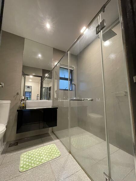 Common Bathroom at level 2