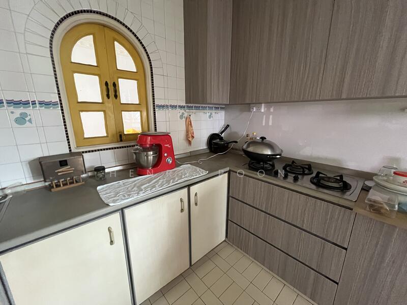 430 Tampines Street 41 HDB Flat For Sale at S$ 980,000 | PropertyGuru Singapore - Kitchen