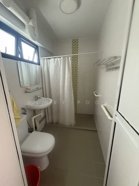430 Tampines Street 41, 430 Tampines Street 41, 3 Bedrooms, 1,539 sqft, HDB Flat For Sale, by Henry Poon, 60221003 - Bathroom - PropertyGuru.com.sg