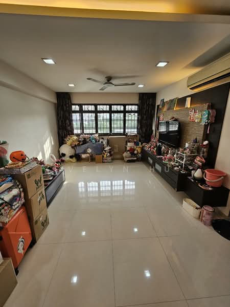 767 Bedok Reservoir View HDB Flat For Sale at S$ 828,000 | PropertyGuru Singapore - Living Room