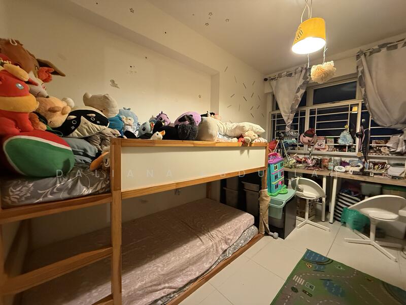 574 Choa Chu Kang Street 52 HDB Flat For Sale at S$ 650,000 | PropertyGuru Singapore - Bedroom