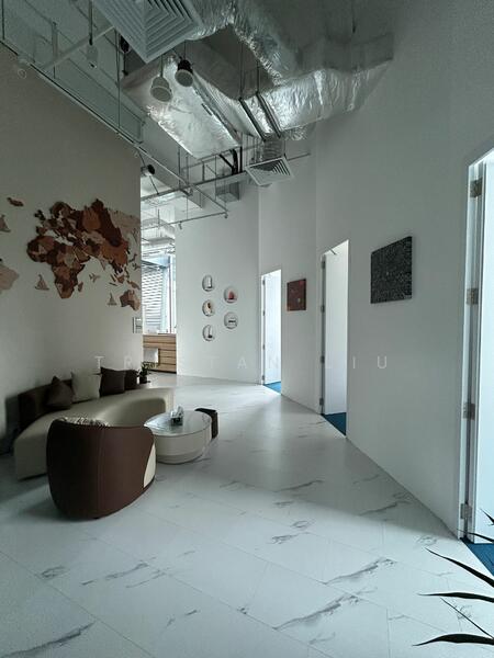Oxley Tower, 138 Robinson Road, 4,672 sqft, Office For Sale, by Tristan Liu, 60221411 - Hallway - CommercialGuru.com.sg
