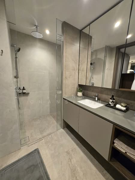Norwood Grand, 10 Champions Way, 4 Bedrooms, 1,313 sqft, Condominium For Sale, by Leona Chansingh, 60221445 - Bathroom - PropertyGuru.com.sg