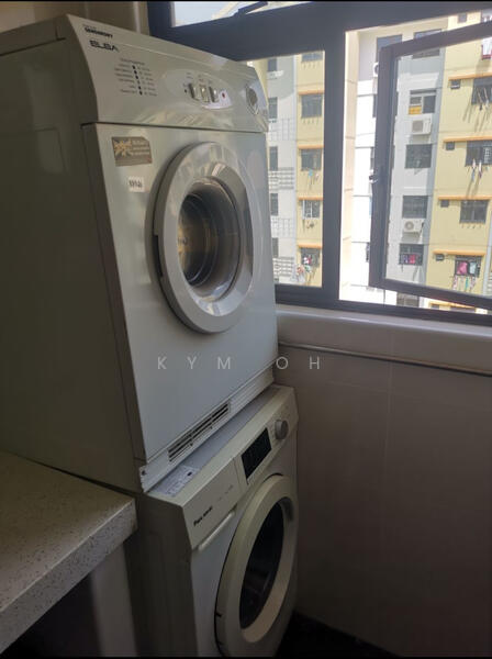 82 Commonwealth Close HDB Flat For Sale at S$ 400,000 | PropertyGuru Singapore - Kitchen