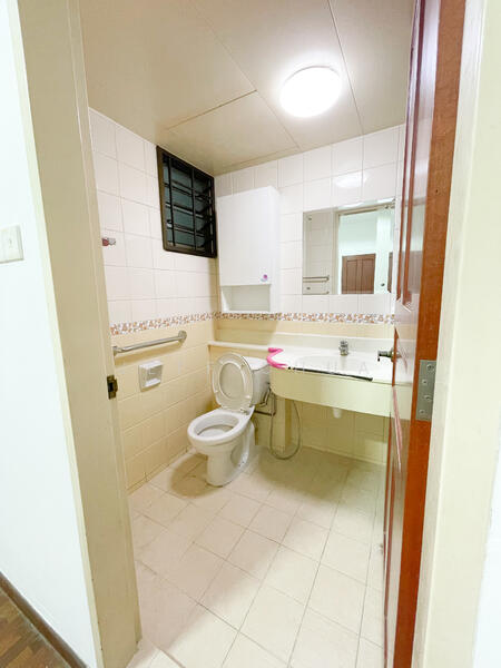 En-suite toilet