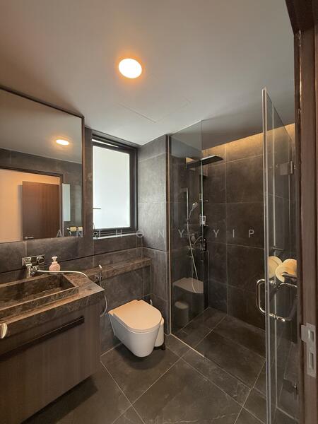 One Pearl Bank Condominium For Sale at S$ 4,380,000 | PropertyGuru Singapore - Bathroom