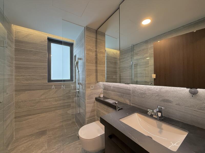 One Pearl Bank Condominium For Sale at S$ 4,380,000 | PropertyGuru Singapore - Bathroom