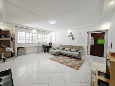 For Sale - 4-room HDB Large Corner Unit near Clementi MRT Nan Hua NUS SIM SUSS