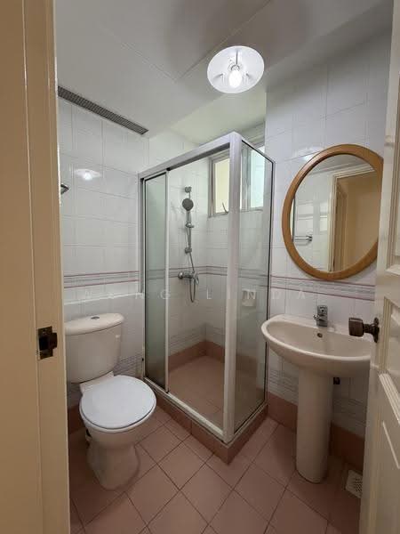 Symphony Heights, 41 Hume Avenue, Clementi Park / Upper Bukit Timah, 2 Bedrooms, 1,033 sqft, Condominium For Rent, by Wong Linda, 60221638 - Bathroom - PropertyGuru.com.sg
