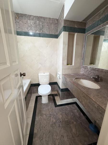 Symphony Heights, 41 Hume Avenue, Clementi Park / Upper Bukit Timah, 2 Bedrooms, 1,033 sqft, Condominium For Rent, by Wong Linda, 60221638 - Bathroom - PropertyGuru.com.sg