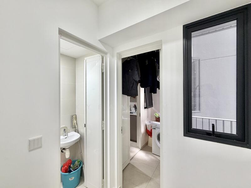 Riverfront Residences Condominium For Sale at S$ 2,299,999 | PropertyGuru Singapore