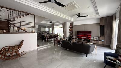 For Sale - ⭐️ RARE QUIET SEMI-D IN D16. 300k IN RENOVATIONS