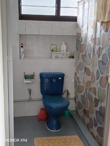 Master room toilet 