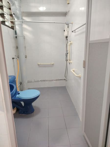 724 Woodlands Avenue 6, 724 Woodlands Avenue 6, 3 Bedrooms, 1,098 sqft, HDB Flat For Sale, by Jason Tan, 60221856 - Common Bathroom - PropertyGuru.com.sg