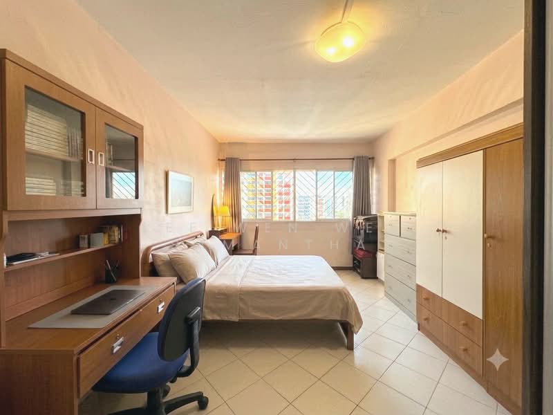 101 Bukit Batok West Avenue 6, 101 Bukit Batok West Avenue 6, 3 Bedrooms, 1,442 sqft, HDB Flat For Sale, by Lee Wen Wei Samantha, 60221908 - Master Bedroom - PropertyGuru.com.sg