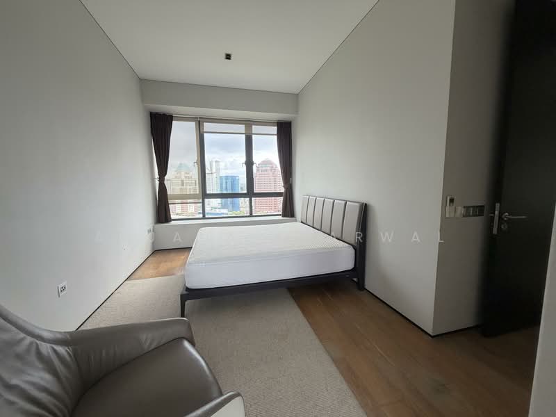 OUE Twin Peaks Condominium For Sale at S$ 3,650,000 | PropertyGuru Singapore - Bedroom