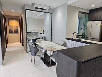 For Rent - The Lakeshore