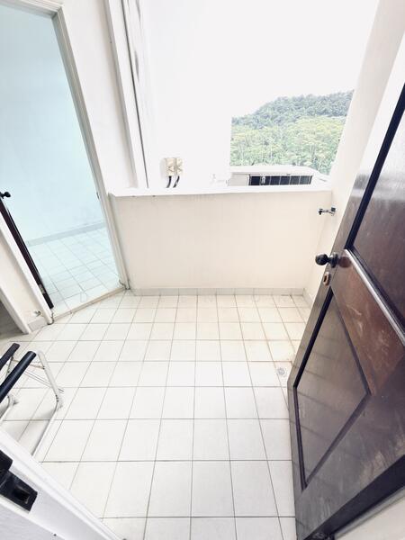 D21 Freehold $1880psf, Next to MRT station 1356sqft Condominium For Sale at S$ 2,550,000 | PropertyGuru Singapore