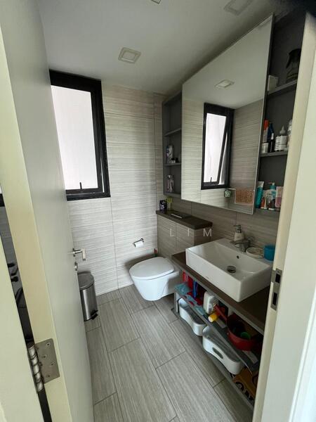 For Rent - Sky Green