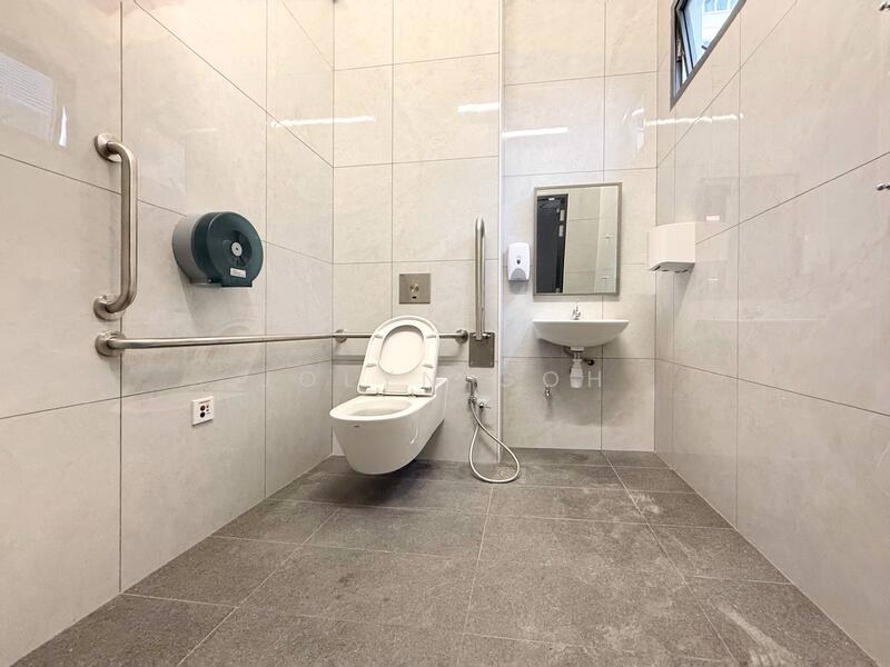 Brand new Genting road B1 Multi-user Light industrial Food factory, Macpherson / Potong Pasir, 20,800 sqft, Light Industrial (B1) For Sale, by Jolyn Goh, 60222081 - Bathroom - CommercialGuru.com.sg