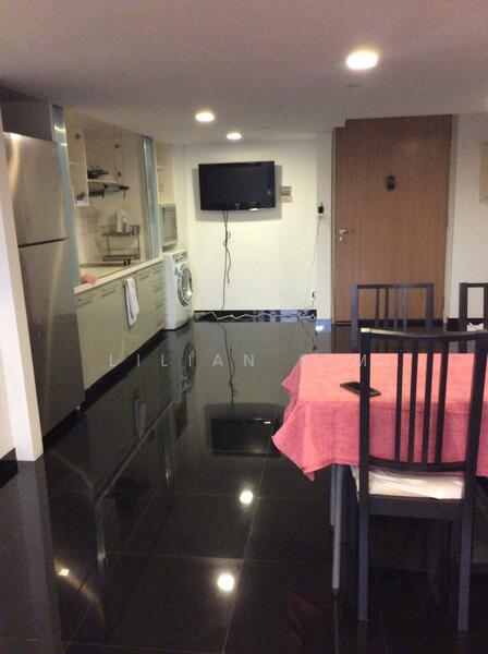 The Central, 6 Eu Tong Sen Street, 635 sqft, Office For Sale, by Lilian Sim, 60222149 - Kitchen - CommercialGuru.com.sg
