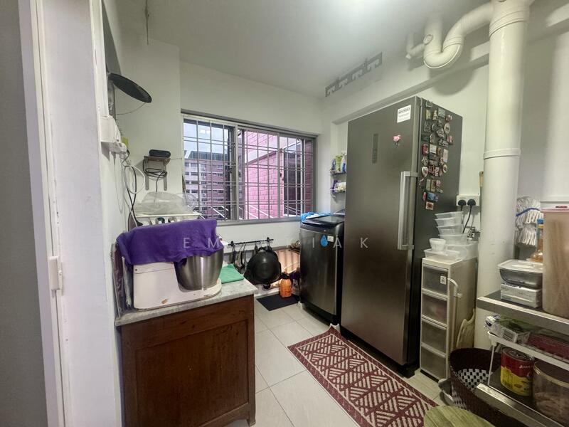 753 Pasir Ris Street 71 HDB Flat For Sale at S$ 780,000 | PropertyGuru Singapore - Kitchen