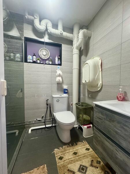 753 Pasir Ris Street 71 HDB Flat For Sale at S$ 780,000 | PropertyGuru Singapore - Bathroom
