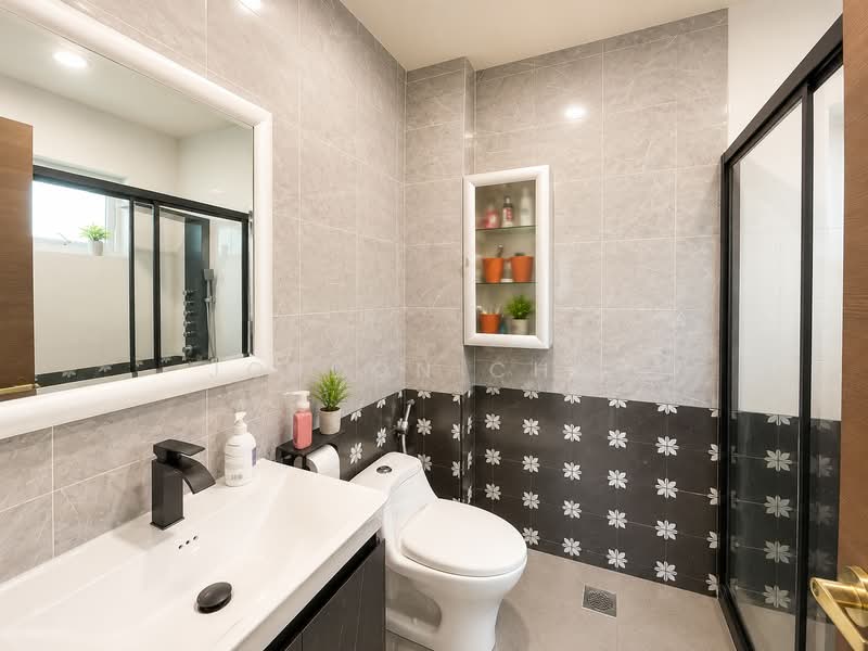 Gerald Gardens, 99 Gerald Drive, 6 Bedrooms, 3,600 sqft, Detached House For Sale, by Jordon Chan, 60222282 - Bathroom - PropertyGuru.com.sg