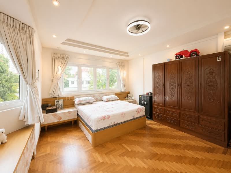 Gerald Gardens, 99 Gerald Drive, 6 Bedrooms, 3,600 sqft, Detached House For Sale, by Jordon Chan, 60222282 - Master Bedroom - PropertyGuru.com.sg