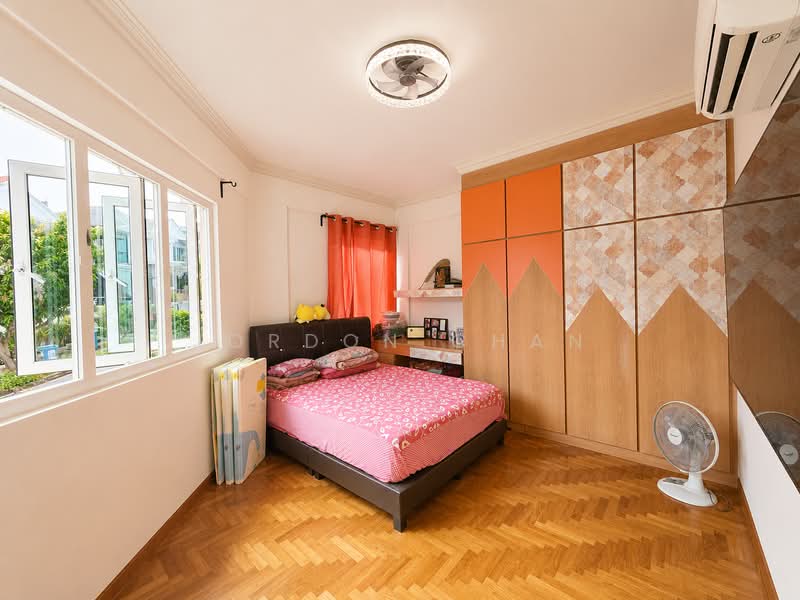 Gerald Gardens, 99 Gerald Drive, 6 Bedrooms, 3,600 sqft, Detached House For Sale, by Jordon Chan, 60222282 - Bedroom - PropertyGuru.com.sg