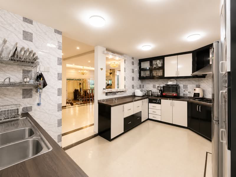 Gerald Gardens, 99 Gerald Drive, 6 Bedrooms, 3,600 sqft, Detached House For Sale, by Jordon Chan, 60222282 - Kitchen - PropertyGuru.com.sg