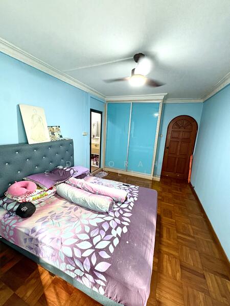 Master bedroom with en-suite toilet 