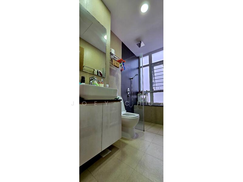 Palm Galleria Condominium For Sale at S$ 1,780,000 | PropertyGuru Singapore - Bathroom
